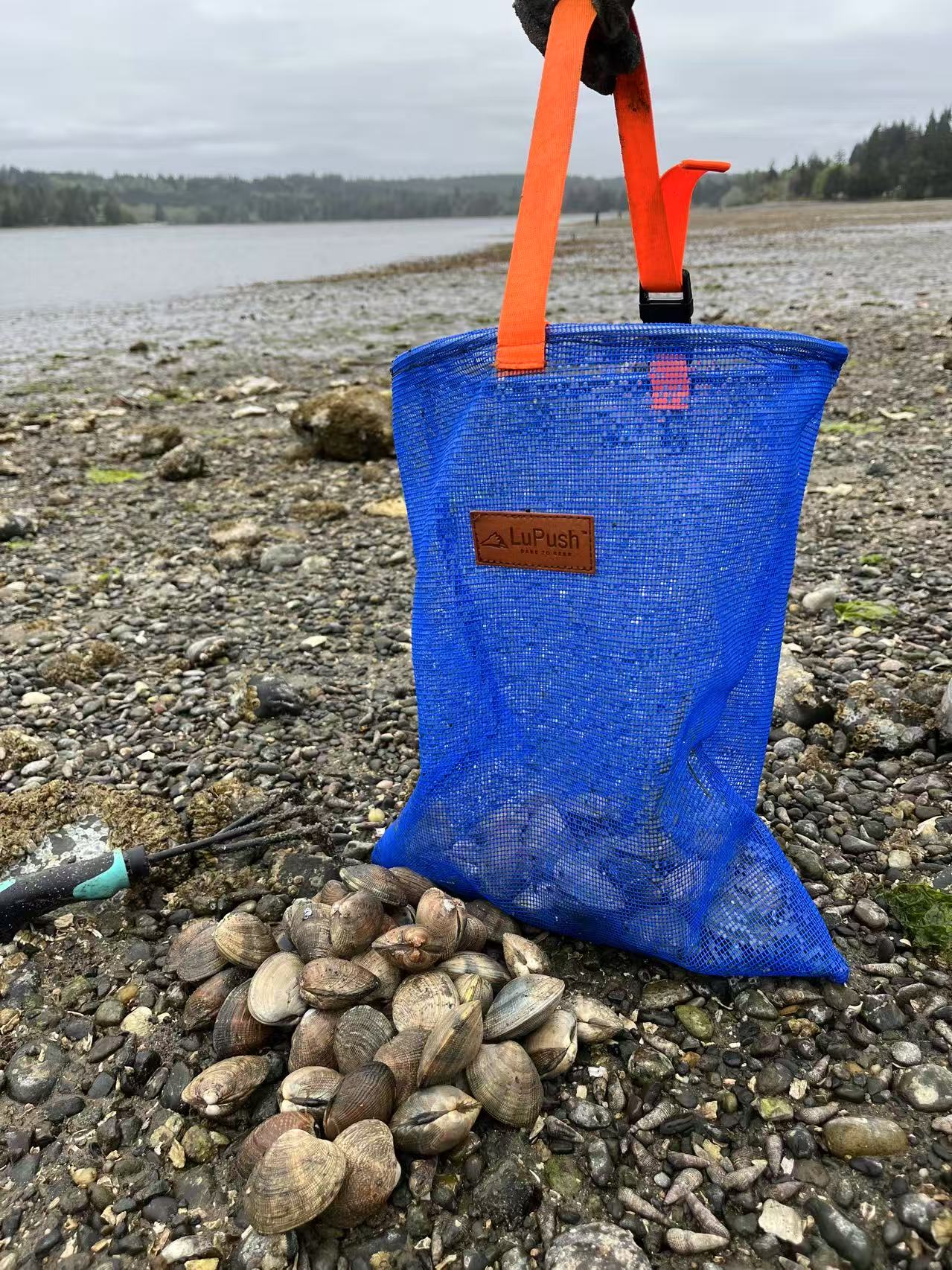Clam Bag with Carabiner