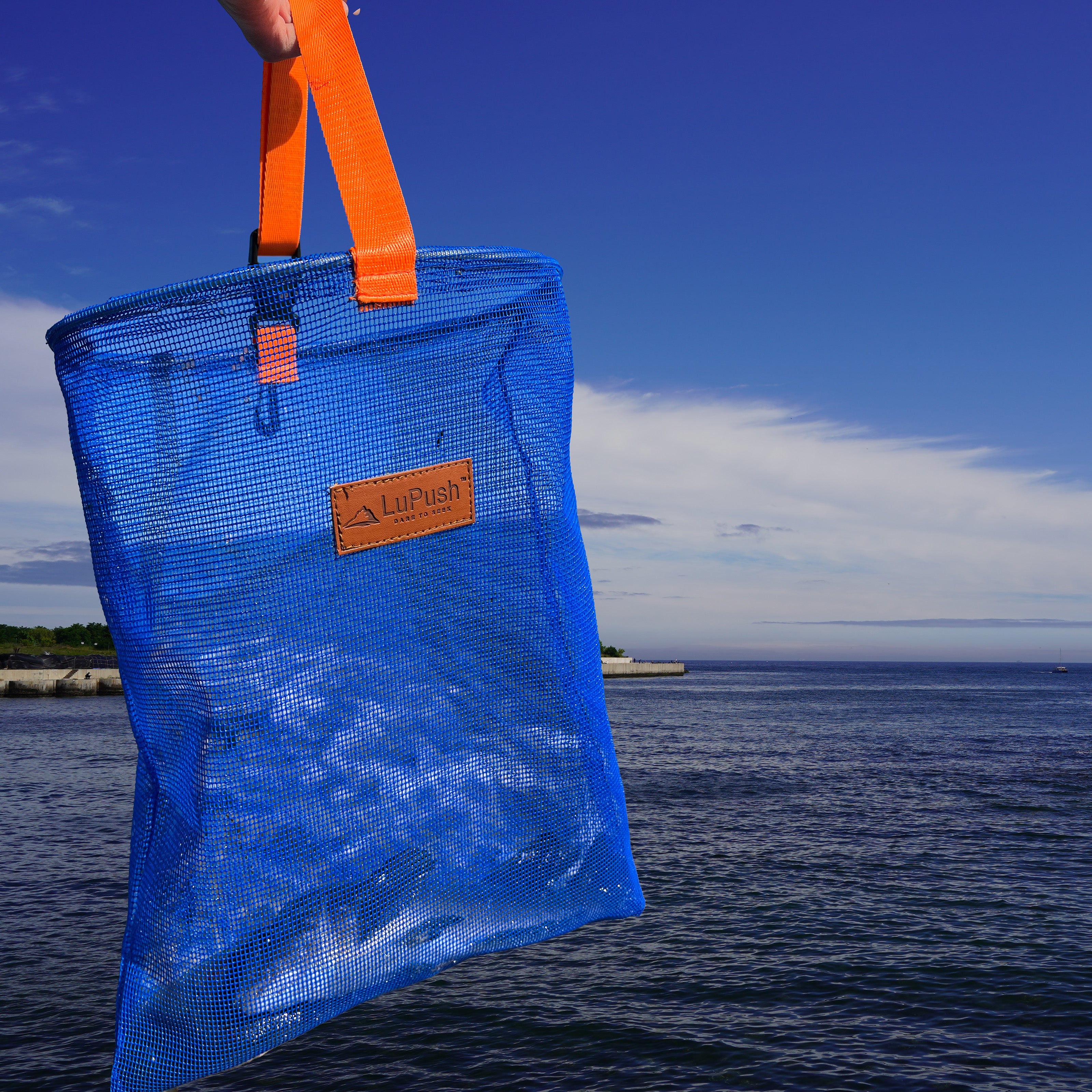 Clam Bag with Carabiner